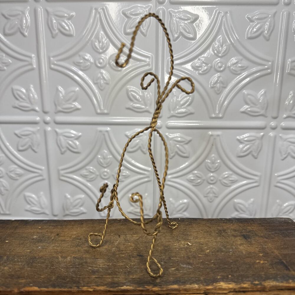 Vintage Twisted Metal Wire Demitasse Cup Easel Holder 6.5” Tall Loop feet
